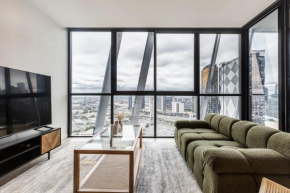 Sunny & Stylish Apt w Stunning City Views & 65 inches TV